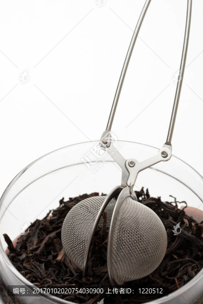 茶和茶濾網(wǎng)的玻璃容器