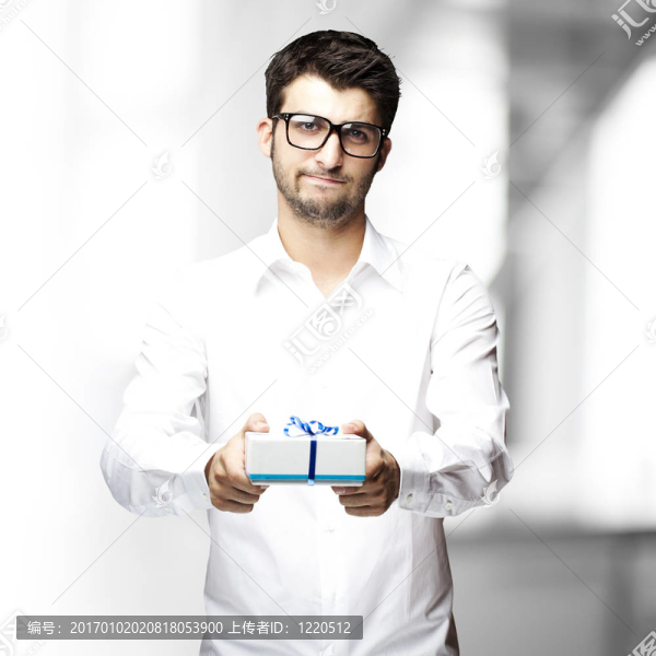 男人給的禮物