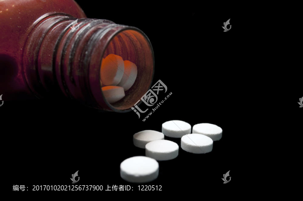 黑底白藥丸瓶