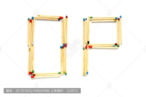 火柴制成的字母