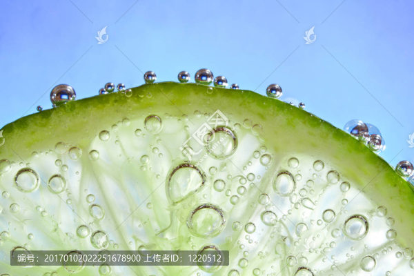 水中石灰