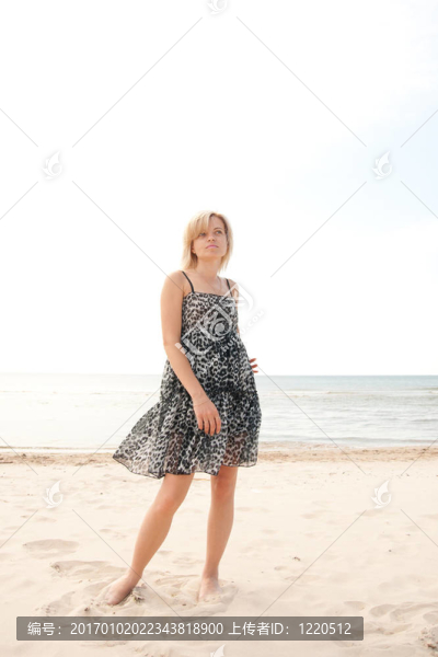 海灘上的女人