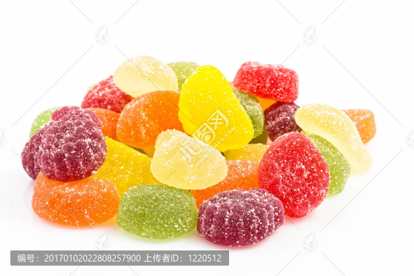 撒上砂糖的彩色橡膠糖