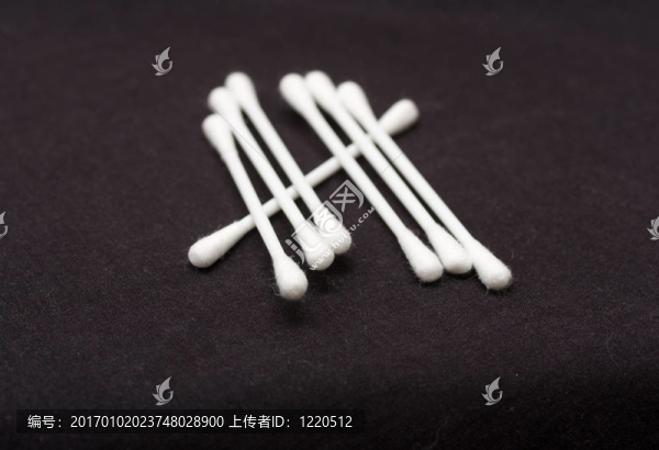 黑背景棉棒