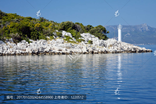 海岸線的燈塔