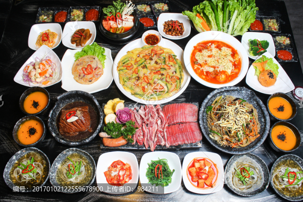 韓國(guó)烤肉套餐,烤肉一大桌