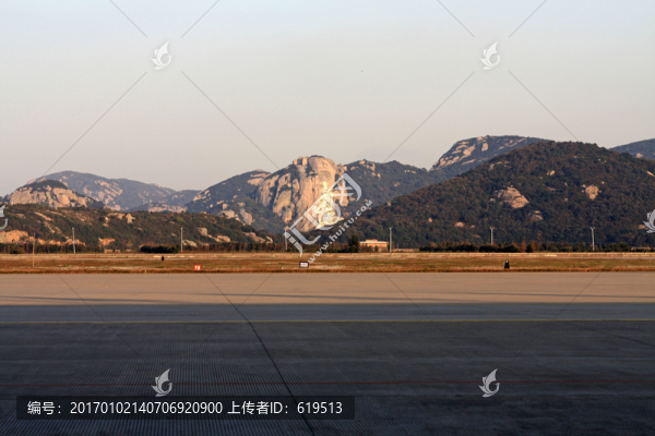普陀山機(jī)場(chǎng),觀音石雕像