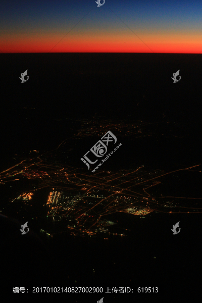 天上最后的暮色