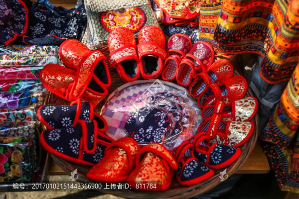 小孩繡鞋