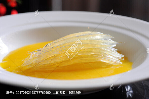 黃燜?；?黃燜金鉤翅
