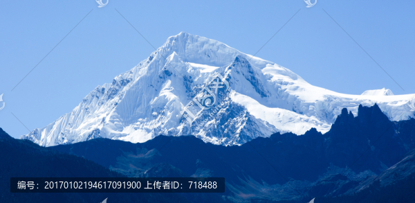 高原雪山