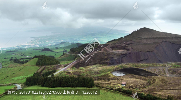 多云的鳥瞰圖在亞速爾群島