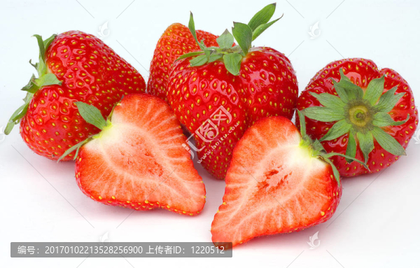 白底草莓