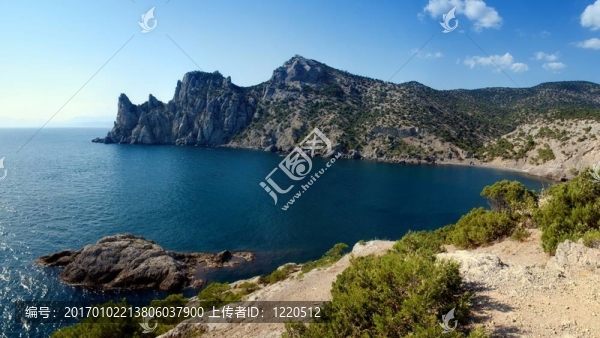 山；海；天空
