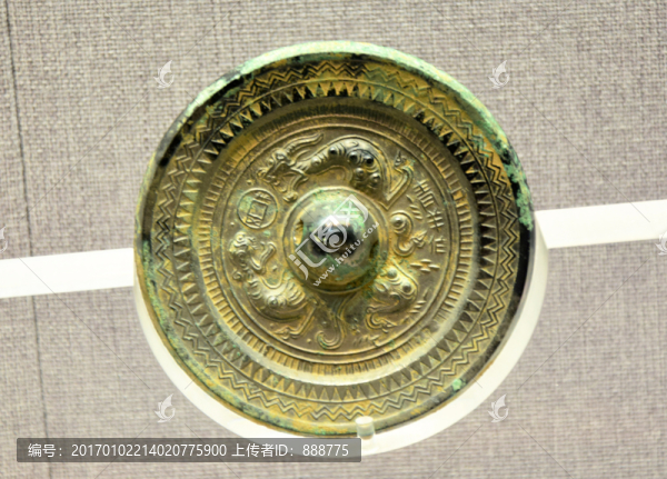 龍虎對峙銅鏡文物展示