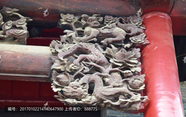 麒麟與中國龍木雕圖片