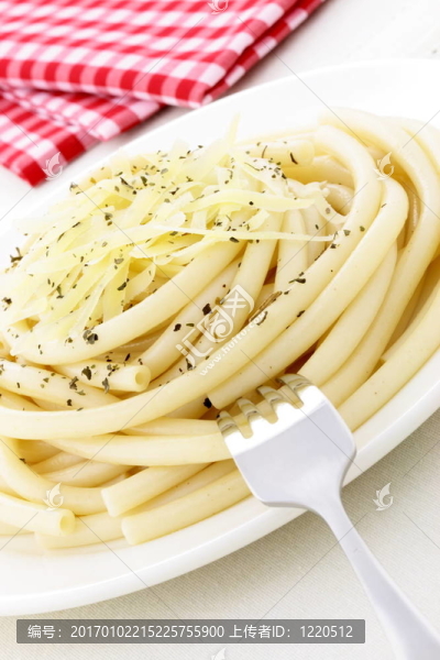美味的意大利Bucatini
