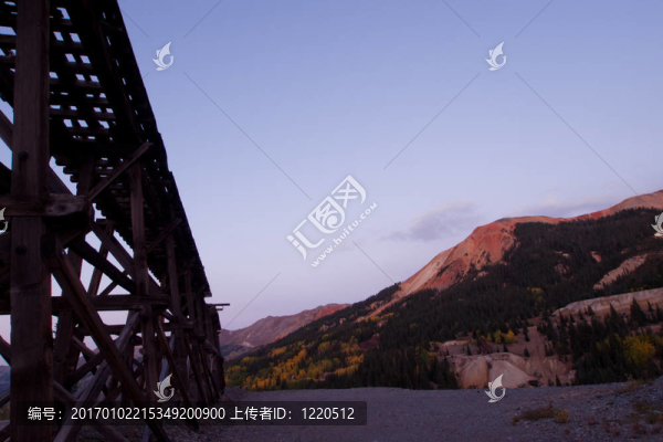 秋天的山