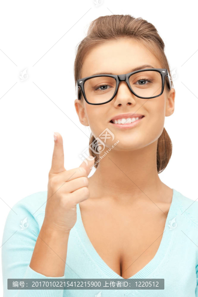 女人用手指向上