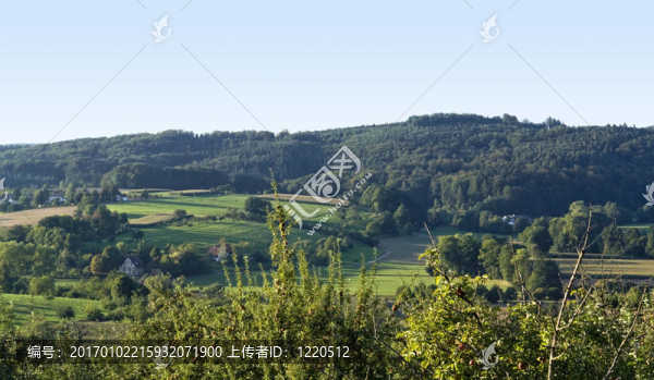 在埃門丁根陽光明媚的風(fēng)景