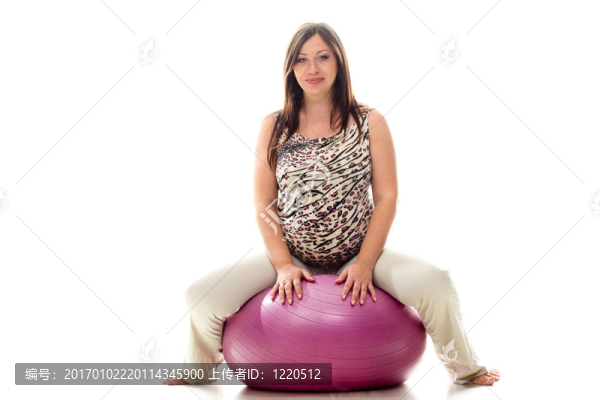 懷孕的婦女運動與健身球