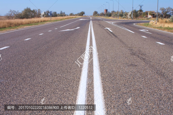 道路上的交通標志