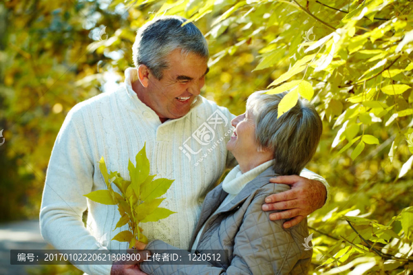 走在公園