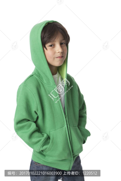 帶兜帽的酷小男孩