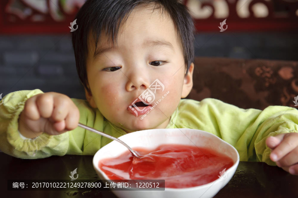 喝嬰兒