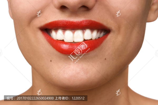 微笑的女人嘴，潔白的牙齒