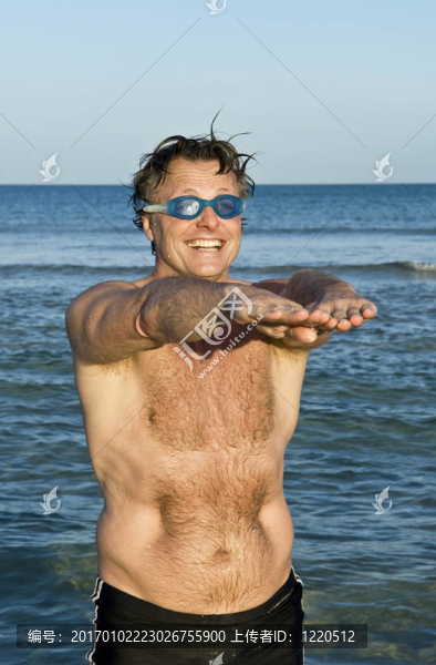 海灘上有趣的人