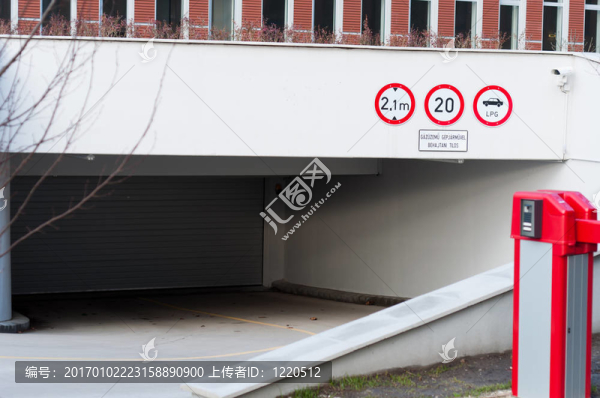 地下停車(chē)場(chǎng)入口