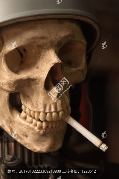 一個抽煙的男人的肖像，直到他死去