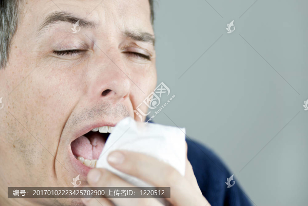 人打噴嚏