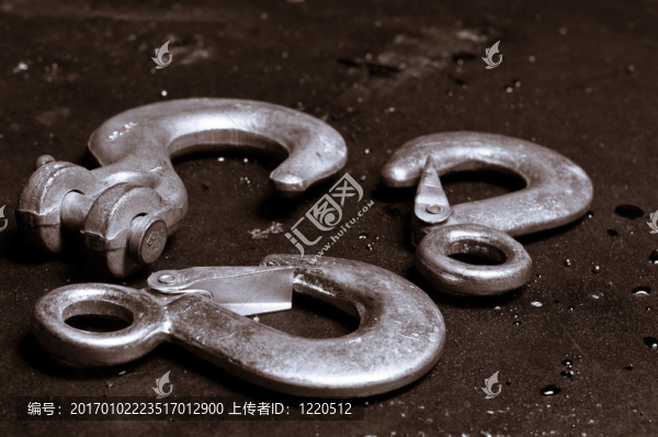 生銹的金屬起重機(jī)