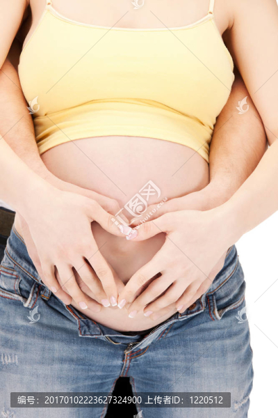 懷孕夫婦等待嬰兒
