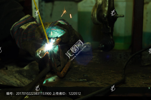 工業(yè)環(huán)境中白火花的焊接