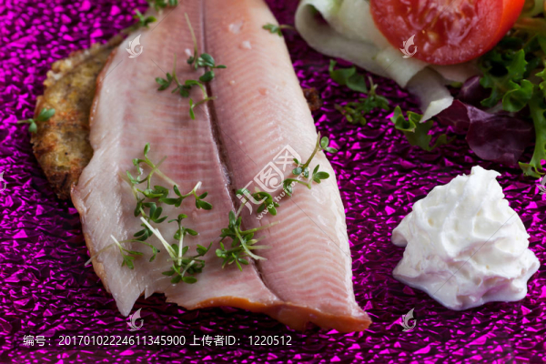 煙熏鱒魚(yú)辣根片