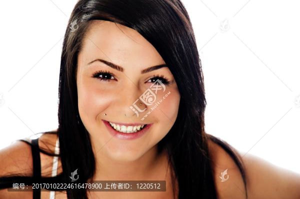 美麗微笑的年輕女子