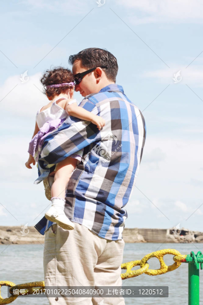父親和他的小女兒