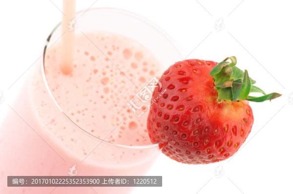 草莓蛋白的雞尾酒