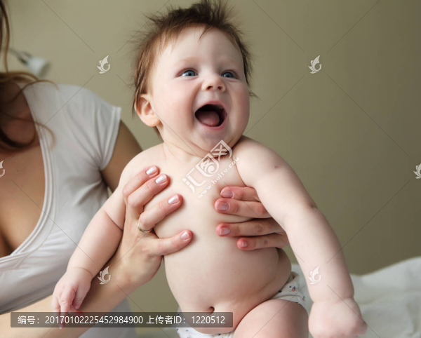 美麗的紅發(fā)嬰兒
