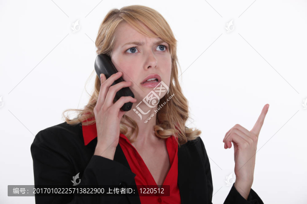 憤怒的金發(fā)女商人