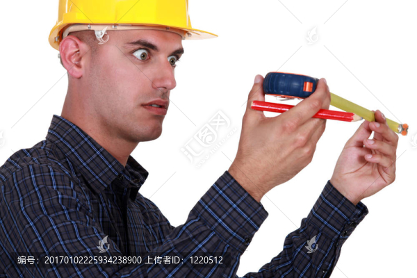 一個建筑工人對他的儀表印象深刻。