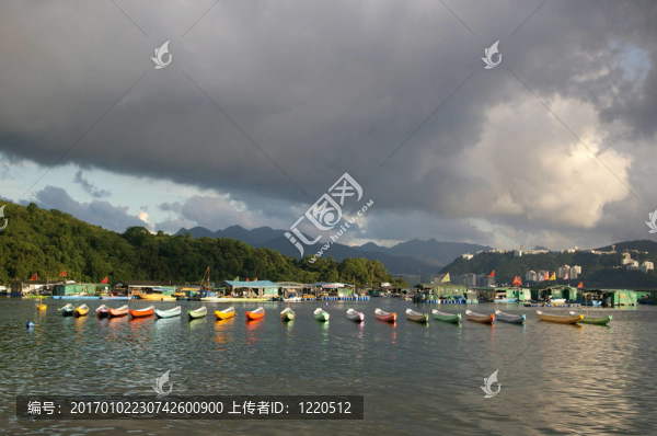 海岸景觀與許多船