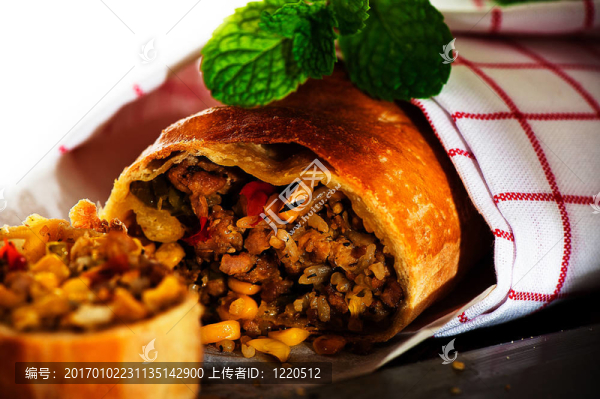 美味的玉米辣餡餅和肉作為一種新的食譜