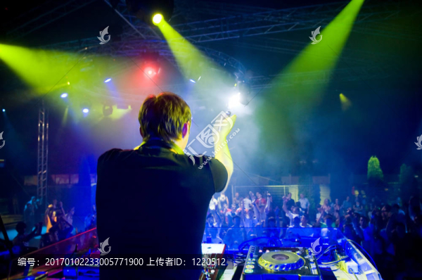DJ音樂會；運動模糊