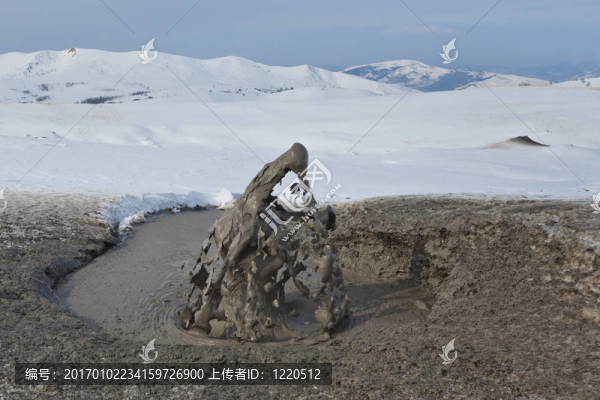 在布澤烏泥火山；羅馬尼亞