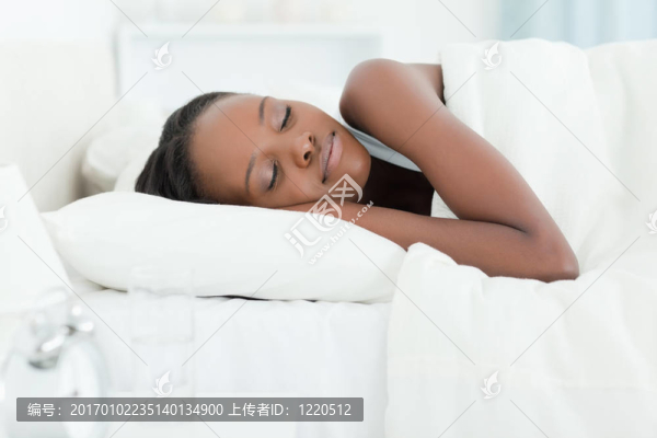 寧靜的女人睡覺