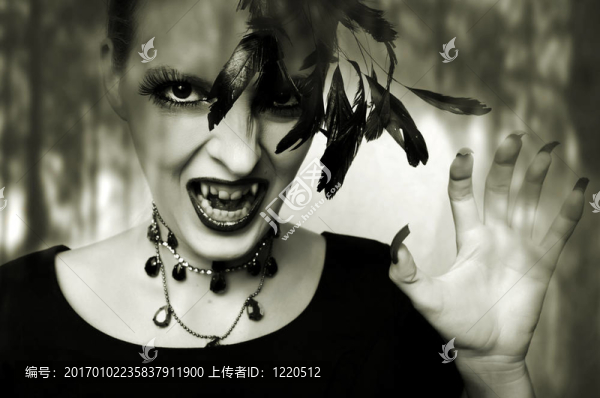 性感女性吸血鬼的時(shí)尚肖像